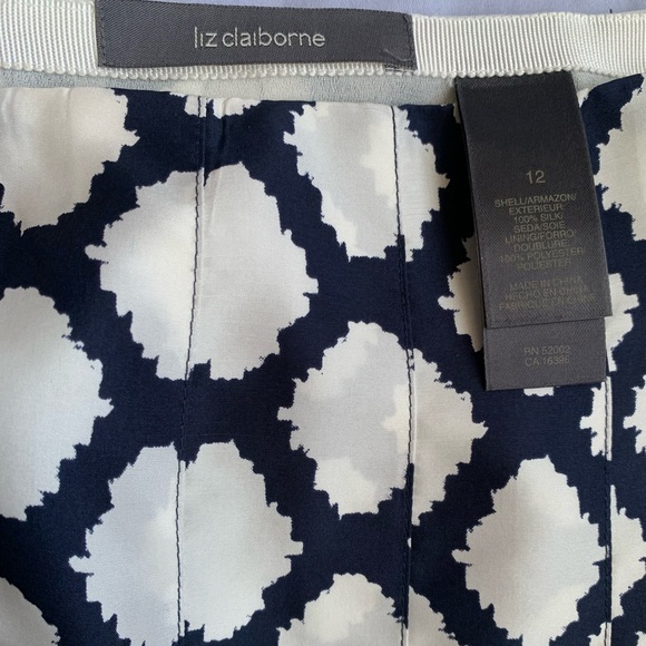 LIZ CLAIBORNE | lined silk navy blue & white skirt with pleats, size 12 - Picture 4 of 5